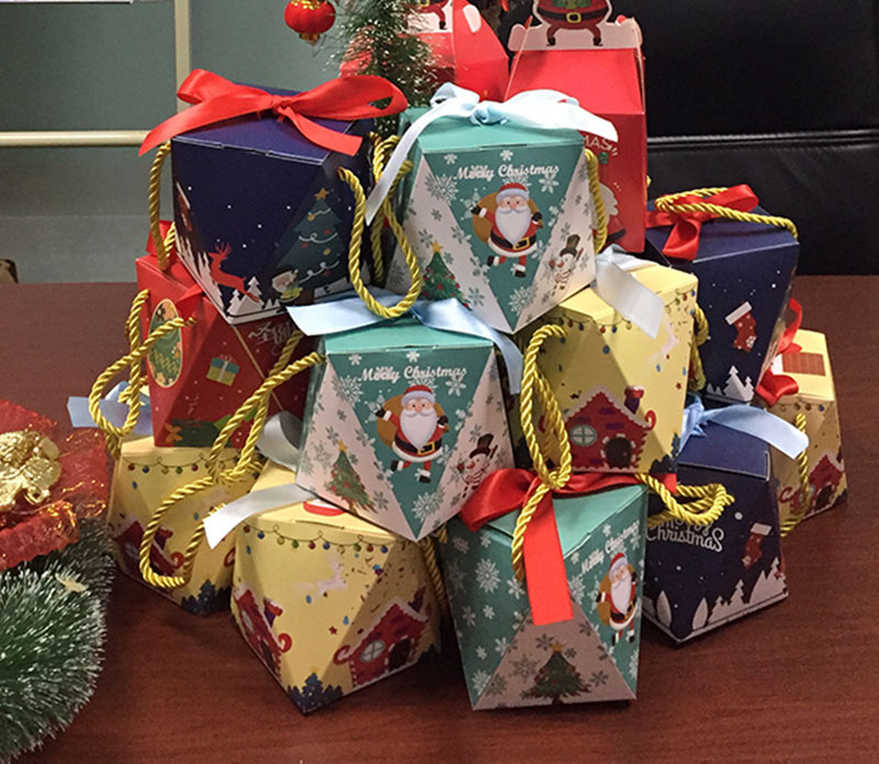 圣誕節(jié)，擎川EVERLAR祝大家圣誕節(jié)快樂！