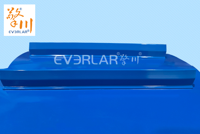 PU輸送帶加擋板導(dǎo)條耐磨防滑藍色食品級自動化流水線傳送帶定制